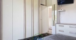 APPARTAMENTO CON DUE CAMERE E DUE GARAGE