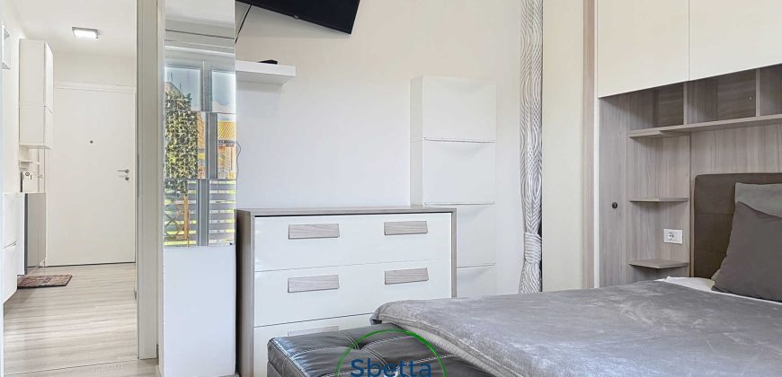APPARTAMENTO CON DUE CAMERE E DUE GARAGE