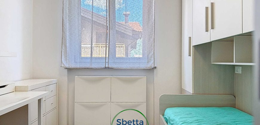 APPARTAMENTO CON DUE CAMERE E DUE GARAGE
