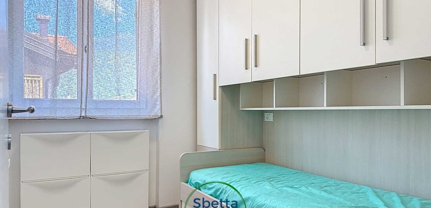 APPARTAMENTO CON DUE CAMERE E DUE GARAGE