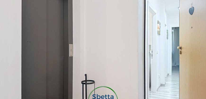 APPARTAMENTO CON DUE CAMERE E DUE GARAGE