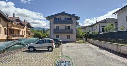 APPARTAMENTO CON DUE CAMERE E DUE GARAGE