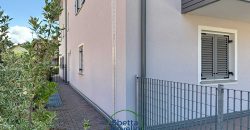 APPARTAMENTO CON DUE CAMERE E DUE GARAGE