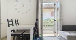 APPARTAMENTO CON DUE CAMERE E DUE GARAGE