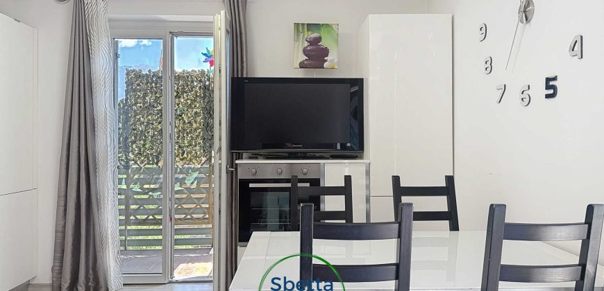 APPARTAMENTO CON DUE CAMERE E DUE GARAGE