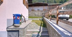 CASA BIFAMILIARE CON GIARDINO