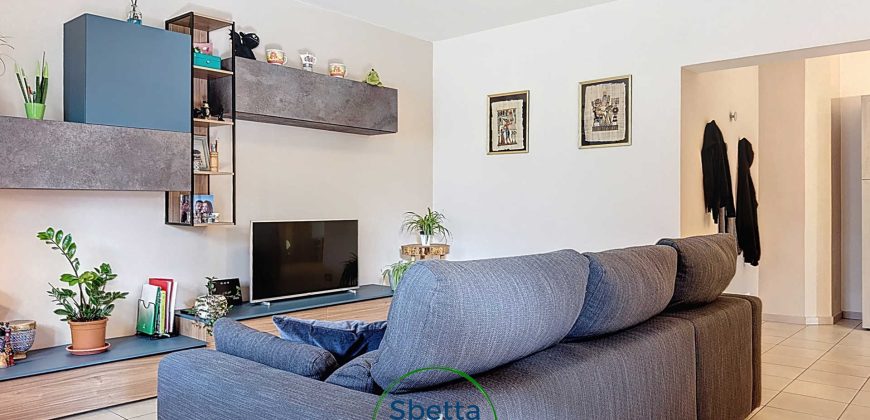 CASA BIFAMILIARE CON GIARDINO