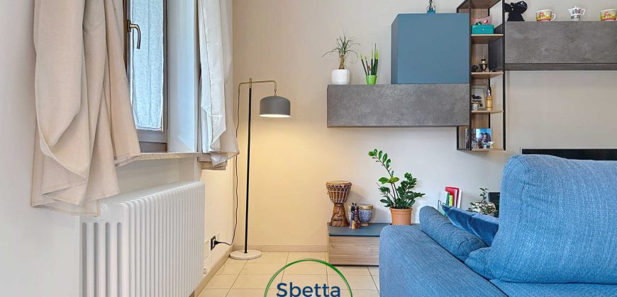 CASA BIFAMILIARE CON GIARDINO