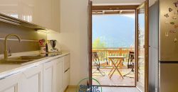 CASA BIFAMILIARE CON GIARDINO