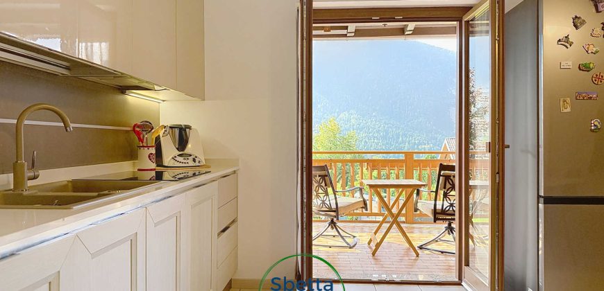 CASA BIFAMILIARE CON GIARDINO