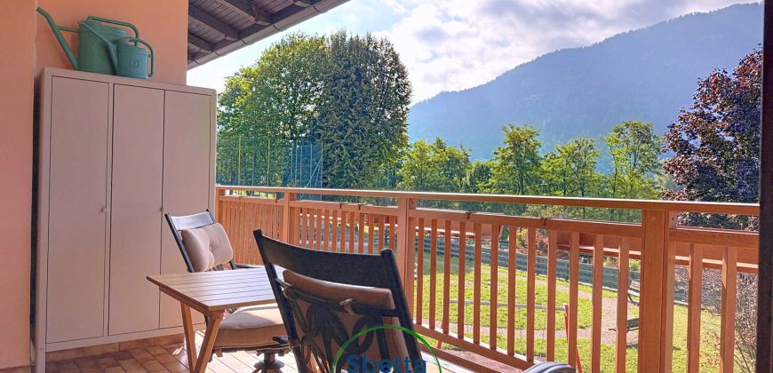 CASA BIFAMILIARE CON GIARDINO