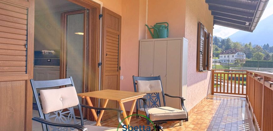 CASA BIFAMILIARE CON GIARDINO