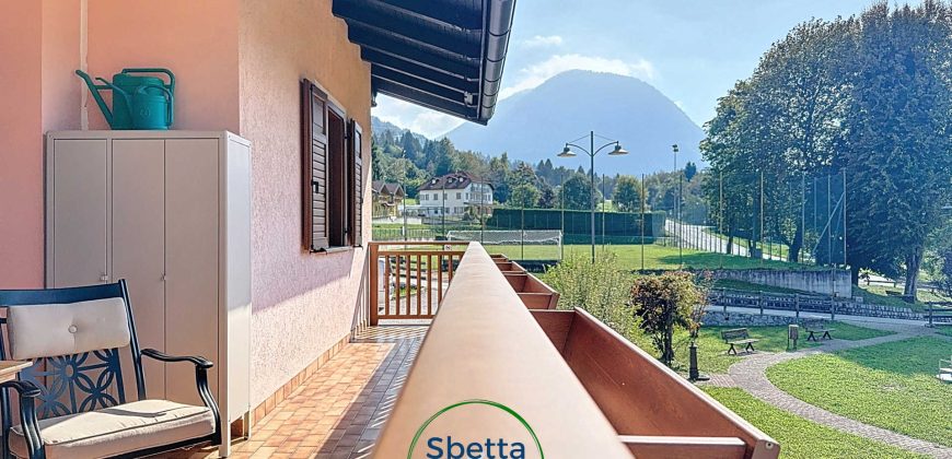 CASA BIFAMILIARE CON GIARDINO