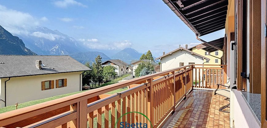 CASA BIFAMILIARE CON GIARDINO