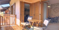 CASA BIFAMILIARE CON GIARDINO