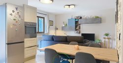 CASA BIFAMILIARE CON GIARDINO