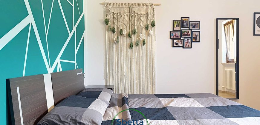 CASA BIFAMILIARE CON GIARDINO