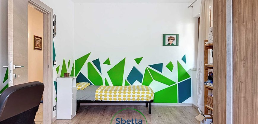 CASA BIFAMILIARE CON GIARDINO