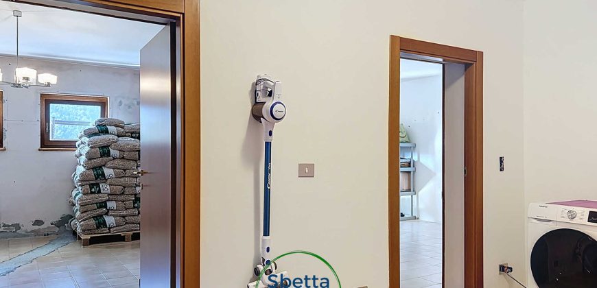 CASA BIFAMILIARE CON GIARDINO