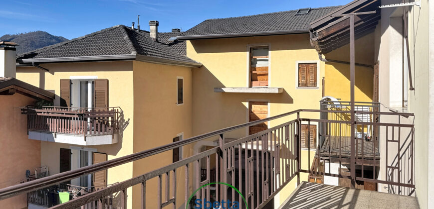 PORZIONE DI CASA TERRACIELO