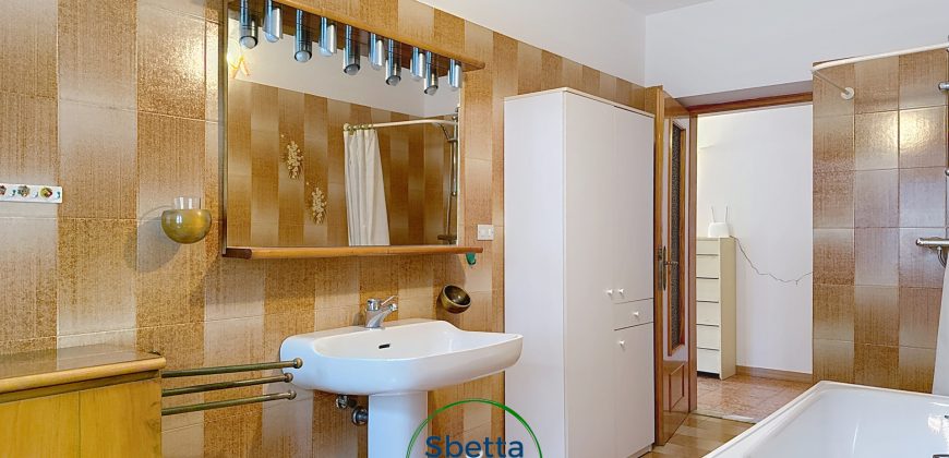 APPARTAMENTO CON GIARDINO E GARAGE