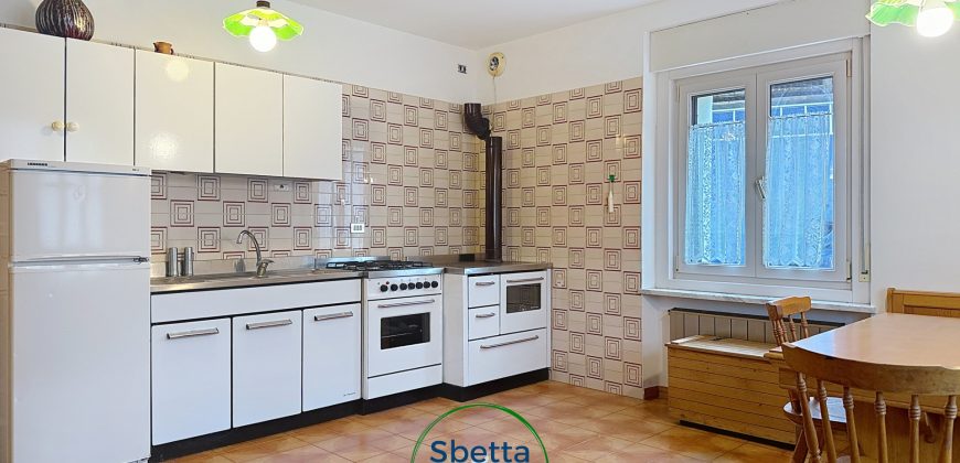 APPARTAMENTO CON GIARDINO E GARAGE