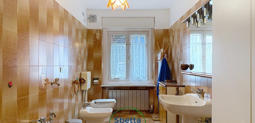 APPARTAMENTO CON GIARDINO E GARAGE