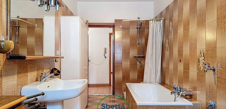 APPARTAMENTO CON GIARDINO E GARAGE