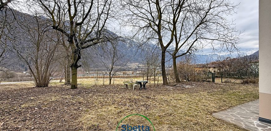 APPARTAMENTO CON GIARDINO E GARAGE