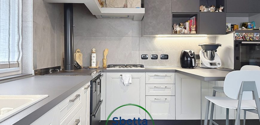 APPARTAMENTO A PIANO TERRA CON GIARDINO