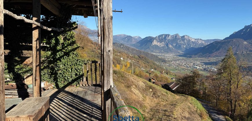 CASA SINGOLA DA RISTRUTTURARE CON VISTA PANORAMICA