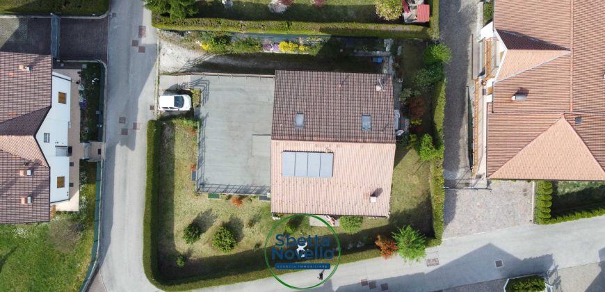 CASA BIFAMILIARE DA COSTRUIRE