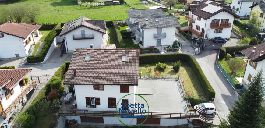 CASA BIFAMILIARE DA COSTRUIRE