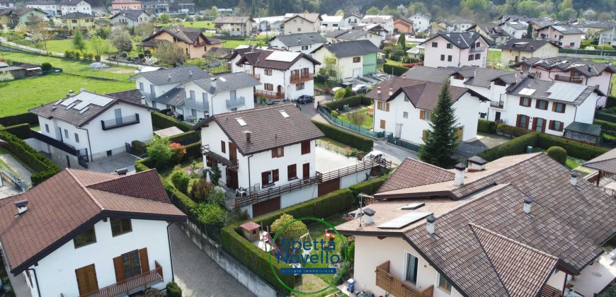 CASA BIFAMILIARE DA COSTRUIRE