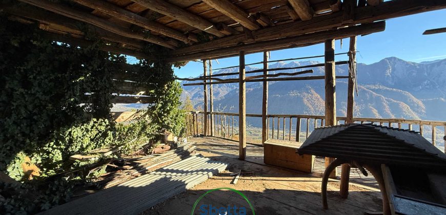 CASA SINGOLA DA RISTRUTTURARE CON VISTA PANORAMICA