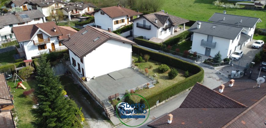 CASA BIFAMILIARE DA COSTRUIRE