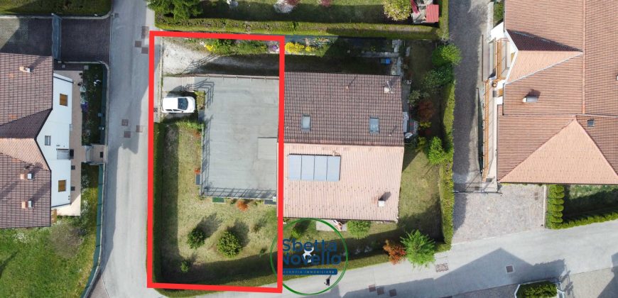 CASA BIFAMILIARE DA COSTRUIRE