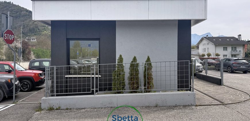 LOCALE COMMERCIALE / UFFICIO / APPARTAMENTO