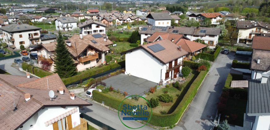 CASA BIFAMILIARE DA COSTRUIRE