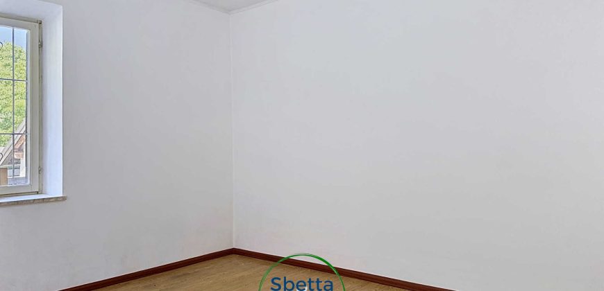 PORZIONE DI CASA  INDIPENDENTE A NOVALEDO