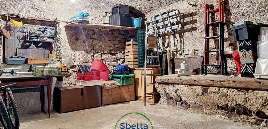 PORZIONE DI CASA  INDIPENDENTE A NOVALEDO