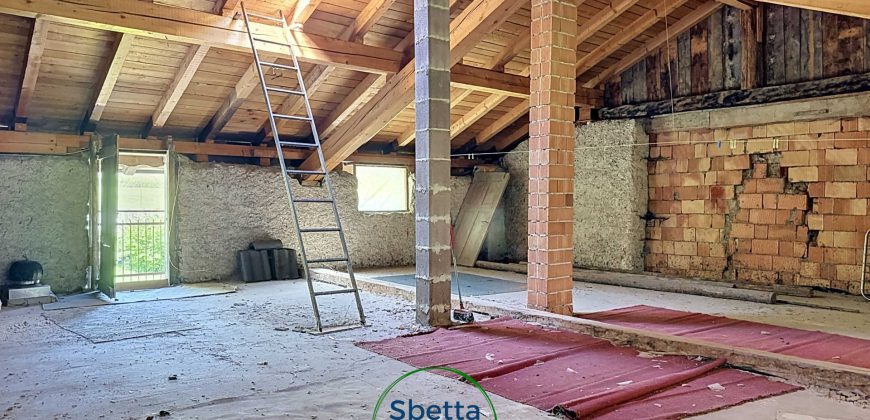 PORZIONE DI CASA  INDIPENDENTE A NOVALEDO