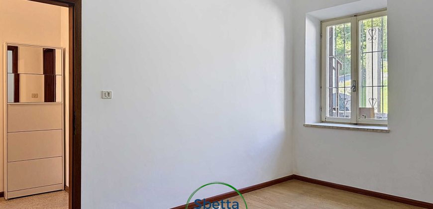 PORZIONE DI CASA  INDIPENDENTE A NOVALEDO