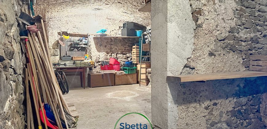 PORZIONE DI CASA  INDIPENDENTE A NOVALEDO
