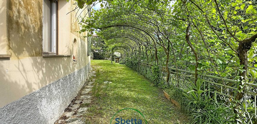 CASA STORICA CON PARCO