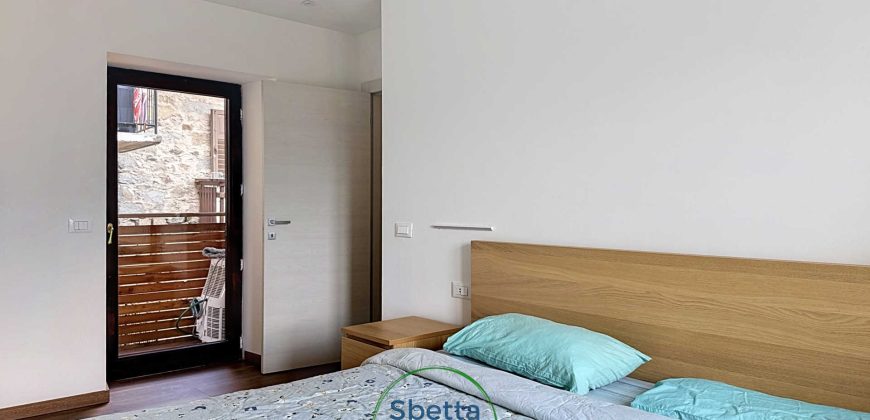CASA INDIPENDENTE A SAMONE