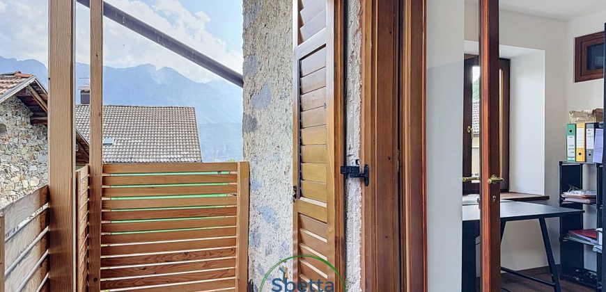 CASA INDIPENDENTE A SAMONE