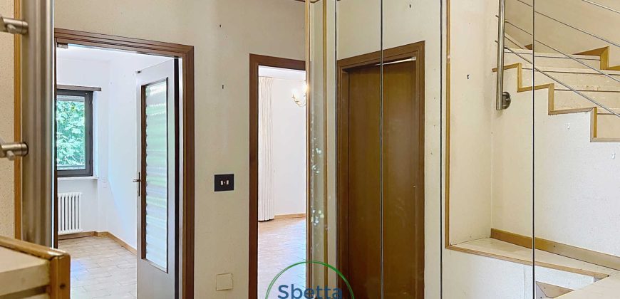 CASA A SCHIERA A VILLAZZANO