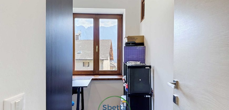 CASA INDIPENDENTE A SAMONE