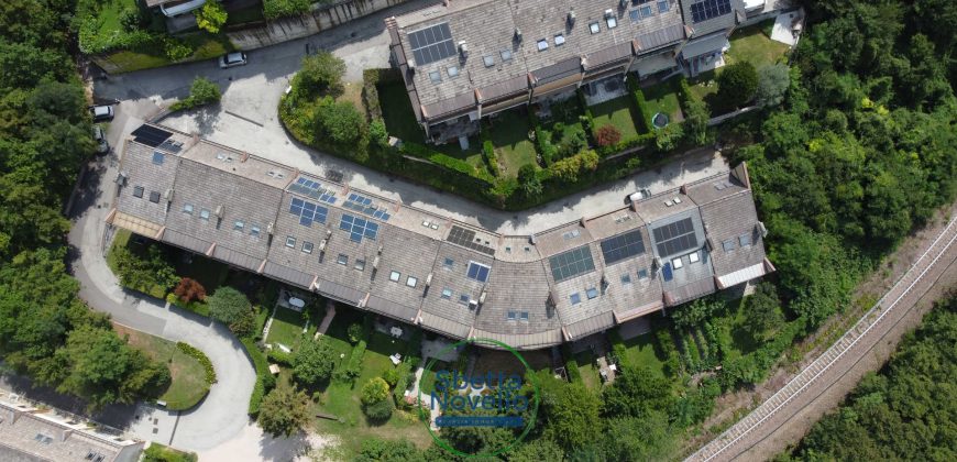 CASA A SCHIERA A VILLAZZANO